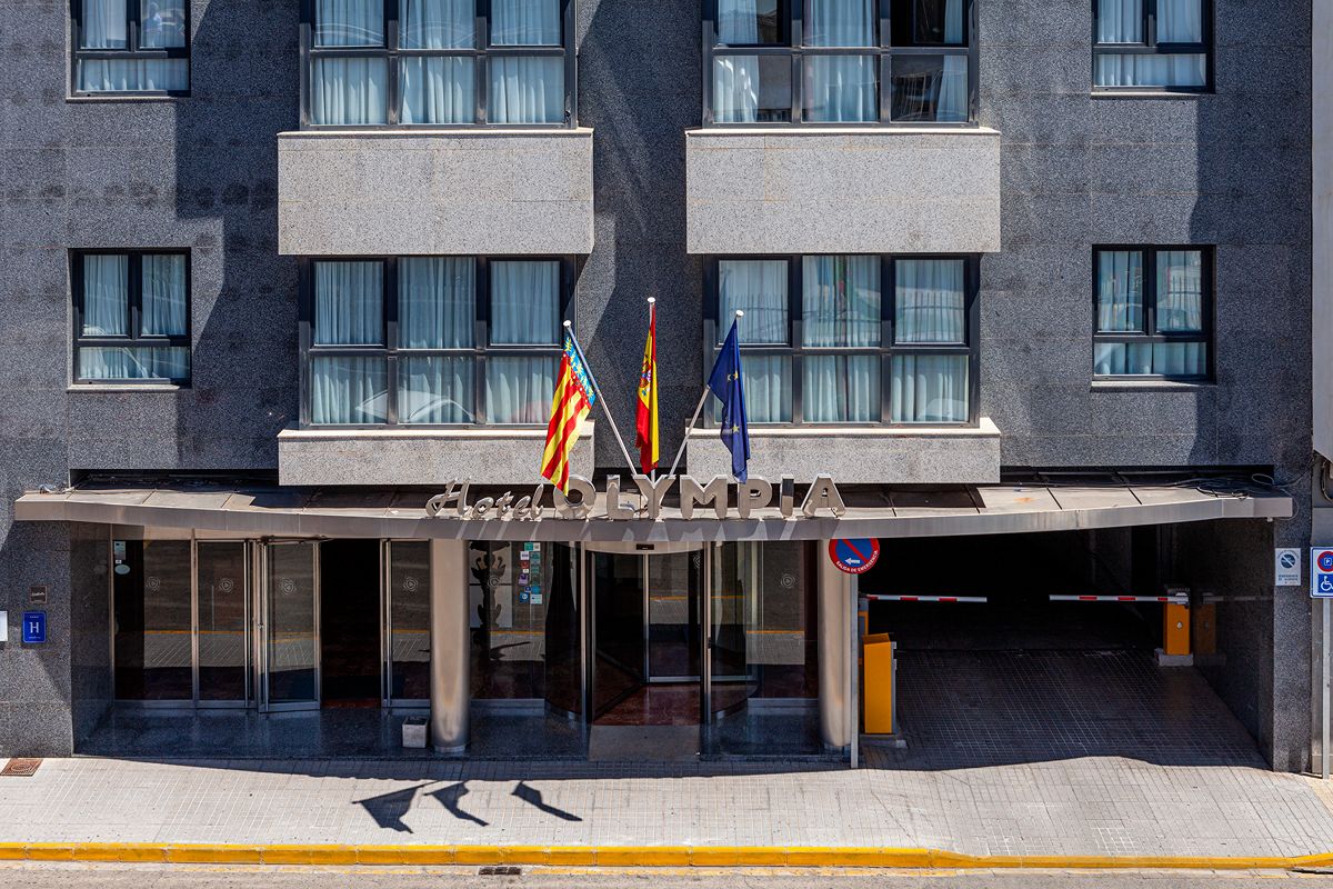 Olympia Hotel — фасад отеля